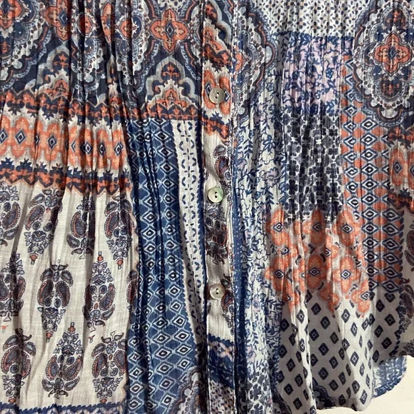 Ruby Rd Button Up Top - Picture 2 of 9